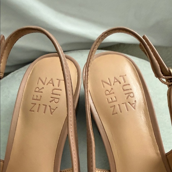 Naturalizer Two-Tone Pointed Slingback Flats in Blush and Black - Picture 2 of 11